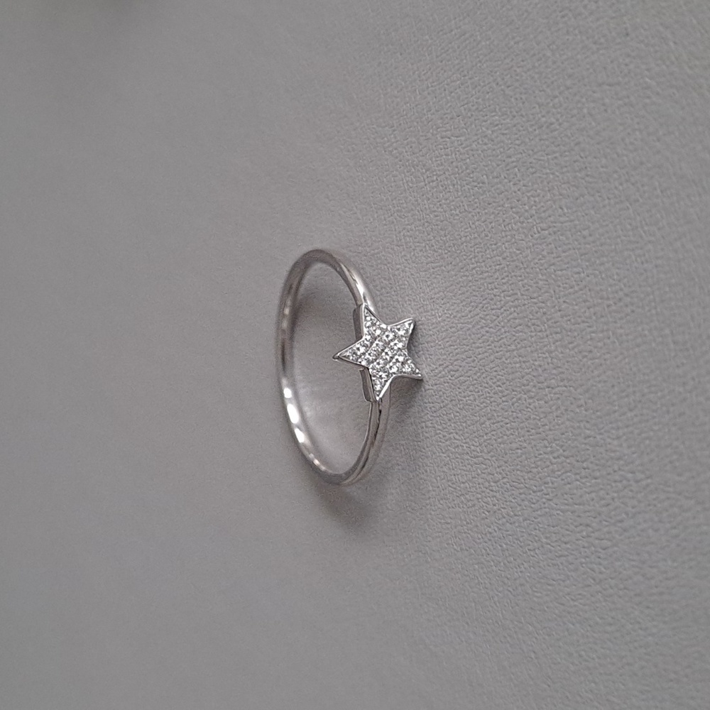 Bony Levy 18K gold and diamond star ring
